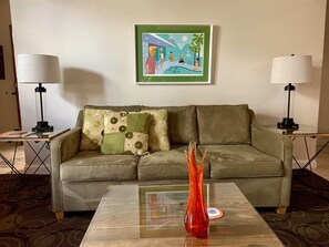 Smart TV, fireplace, DVD player, stereo