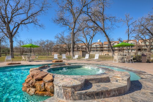 Your Heart's Desire: First Floor End Unit on the Guadalupe! Dog friendly!