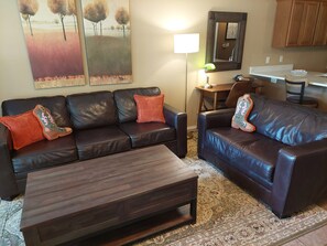 Smart TV, video games - Your Heart's Desire: First Floor End Unit on the Guadalupe! Dog friendly! (New Braunfels)