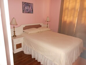 3 bedrooms, in-room safe, iron/ironing board, free WiFi - Reach Out and Touch Barbados (Worthing)