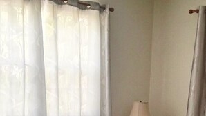 3 多间卧室、客房内保险箱、熨斗/熨衣板、免费 WiFi