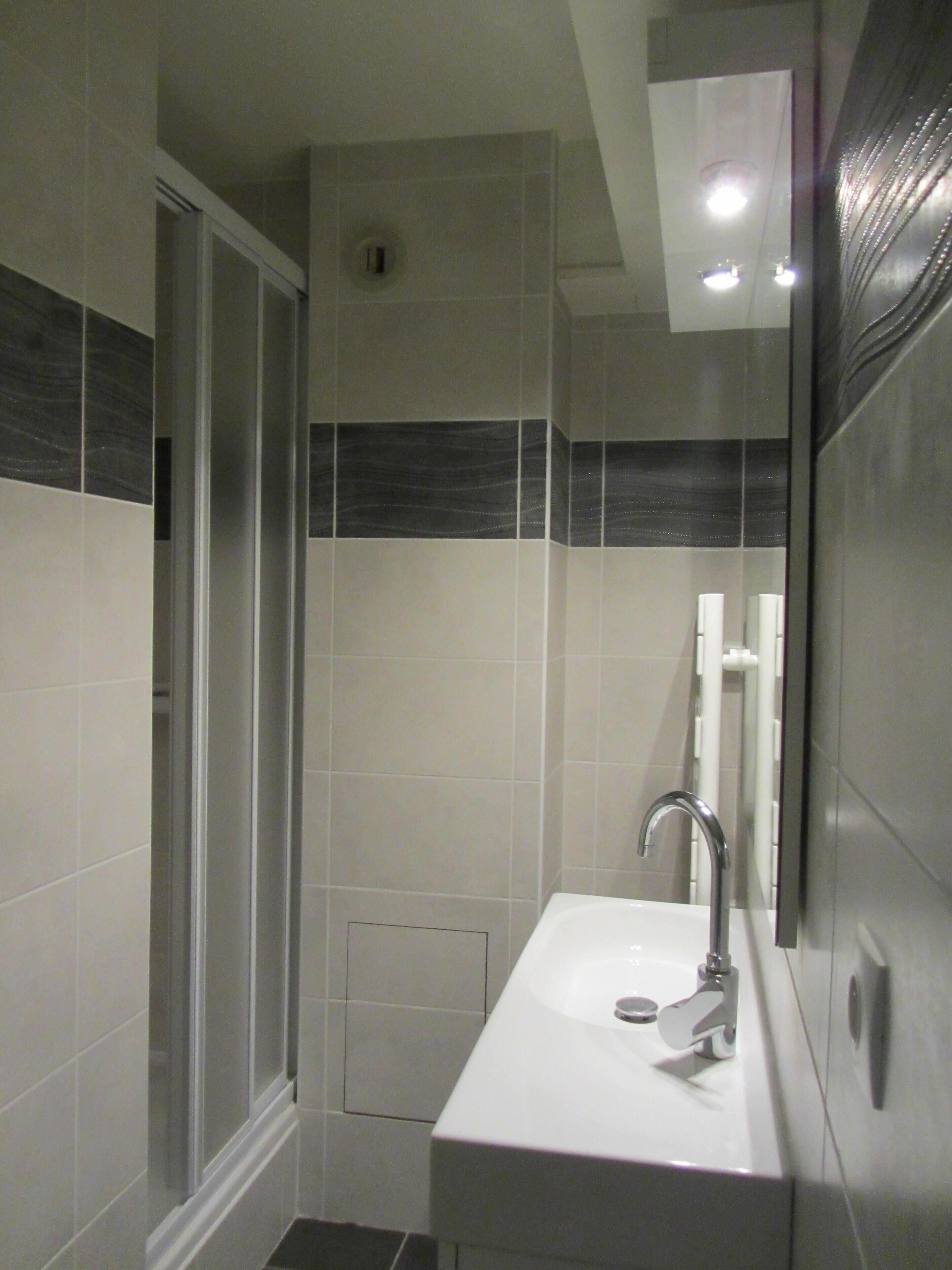 Douche, papier toilette