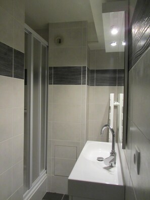 Dusche, Toilettenpapier