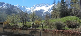 Beautiful duplex T4 on the ground floor near the village center