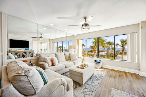 Relaxing Oceanfront Condo -Seaglass Spectacular Ocean Views from every room