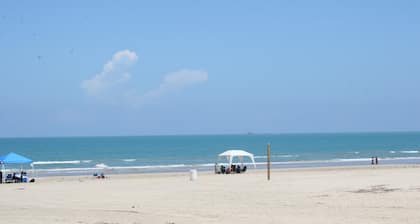 Beachfront Ground Floor - Steps to Beach, Unbelievable Views!!!