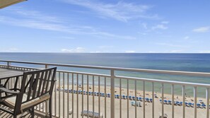 Outdoor dining - Book Your 2025 FALL Getaway: Stunning 1-Bedroom, 2-Bath Beachfront Condo! (Panama City Beach)