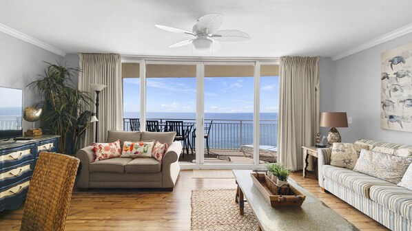 Smart TV, DVD player, ping pong - Book Your 2025 FALL Getaway: Stunning 1-Bedroom, 2-Bath Beachfront Condo! (Panama City Beach)