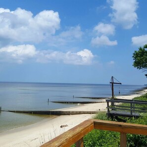 Beach - Quiet Cottage on sandy beach of the Chesapeake Bay (Heathsville)