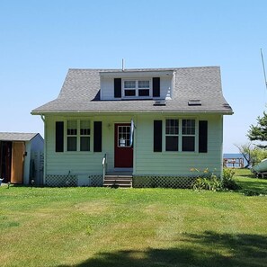 Exterior - Quiet Cottage on sandy beach of the Chesapeake Bay (Heathsville)