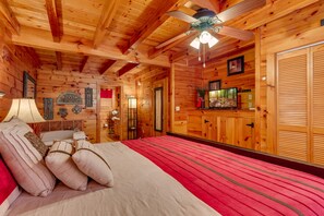 2 bedrooms, desk, iron/ironing board, free WiFi - Thistle Britches · Secluded Cabin · Mountain Views · Hot Tub · Above Dollywood (Sevierville)
