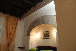2 bedrooms, iron/ironing board, travel crib, free WiFi - Lovely  !! in Rome's Heart  - 2/4 people, free internet -  LAST MINUTE (Rome)