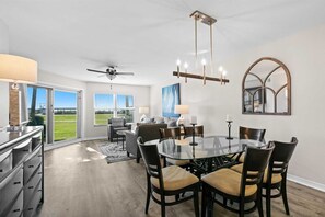 Dining - Maravilla 2105    2Bed/2Bath Gulf front, Pet Friendly, Beach Service (Miramar Beach)