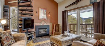 Family-Friendly 2BR/2BA – Ski In, 200 Steps to Lift, Heated Garage, Walk to Town