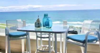 Popular Carlsbad Beach House, Walk to Restaurants