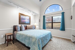 4 habitaciones, escritorio, tabla de planchar con plancha y wifi gratis