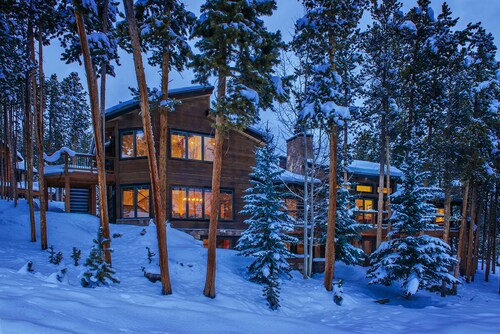 Suosikki yksityinen lodge vuosikymmenien ajan! JOULUN VIIKKO SAATAVILLA !!  JOULUKUU 15 - 27