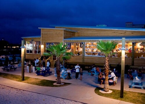 Gulf Front Condo with Great View & Amenities...