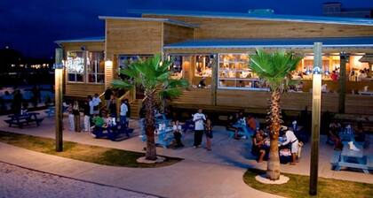 Gulf Front Condo with Great View & Amenities...