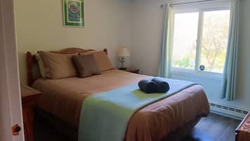 2 bedrooms, desk, iron/ironing board, free WiFi