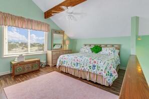 3 bedrooms, desk, iron/ironing board, free WiFi