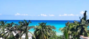 Luxury Beach Villa Ideal for a Multi-Family Stay in Playacar – 4BR – 2 Families