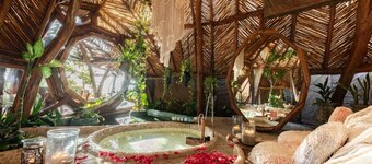 Luxury Beach Villa Ideal for a Multi-Family Stay in Playacar – 4BR – 2 Families
