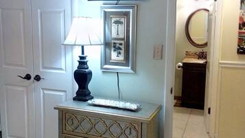 1 多间卧室、熨斗/熨衣板、免费 WiFi、床单