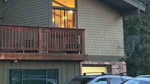 A two-story house with a balcony, a garage, and a mountain backdrop. - Rob Story Ski Lodge
Large chalet on Sunny Side of Telluride. (Telluride)