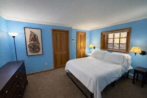 2 bedrooms, desk, iron/ironing board, free WiFi - Rob Story Ski Lodge

Large chalet on Sunny Side of Telluride. (Telluride)