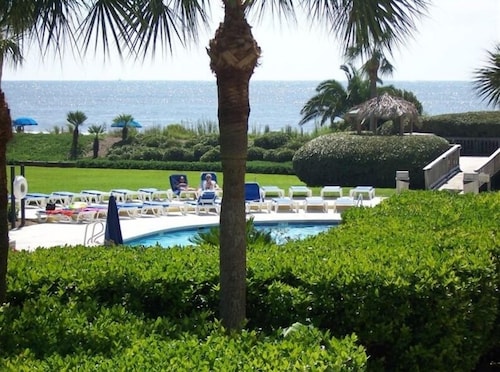 St. Simons Island Beach Club Condo #126