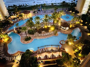 Piscina coperta, piscina all'aperto