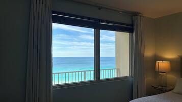 2 habitaciones, escritorio, tabla de planchar con plancha y wifi gratis