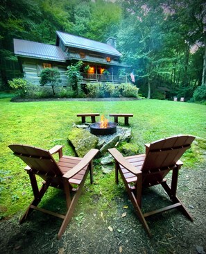Property grounds - Sleepy Creek-Antique Log Cabin/4 Acre/Bold Stream/Near Boone and BR Pkwy/Firepit (Fleetwood)