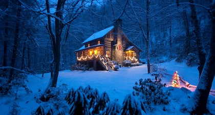 Sleepy Creek-Antique Log Cabin/4 Acre/Bold Stream/Near Boone and BR Pkwy/Firepit