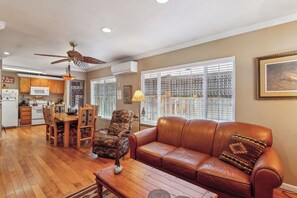 スマートテレビ、DVD プレーヤー