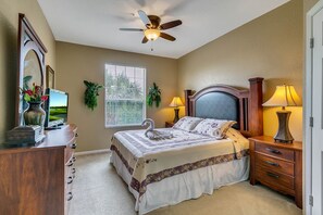 3 chambres, fer et planche à repasser, lit parapluie, Wi-Fi gratuit