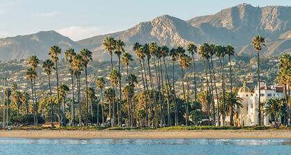 Secret Getaway — 2 blocks to the Beach and Funk Zone