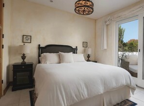 1 bedroom, iron/ironing board, WiFi, bed sheets - Secret Getaway — 2 blocks to the Beach and Funk Zone (Santa Barbara)