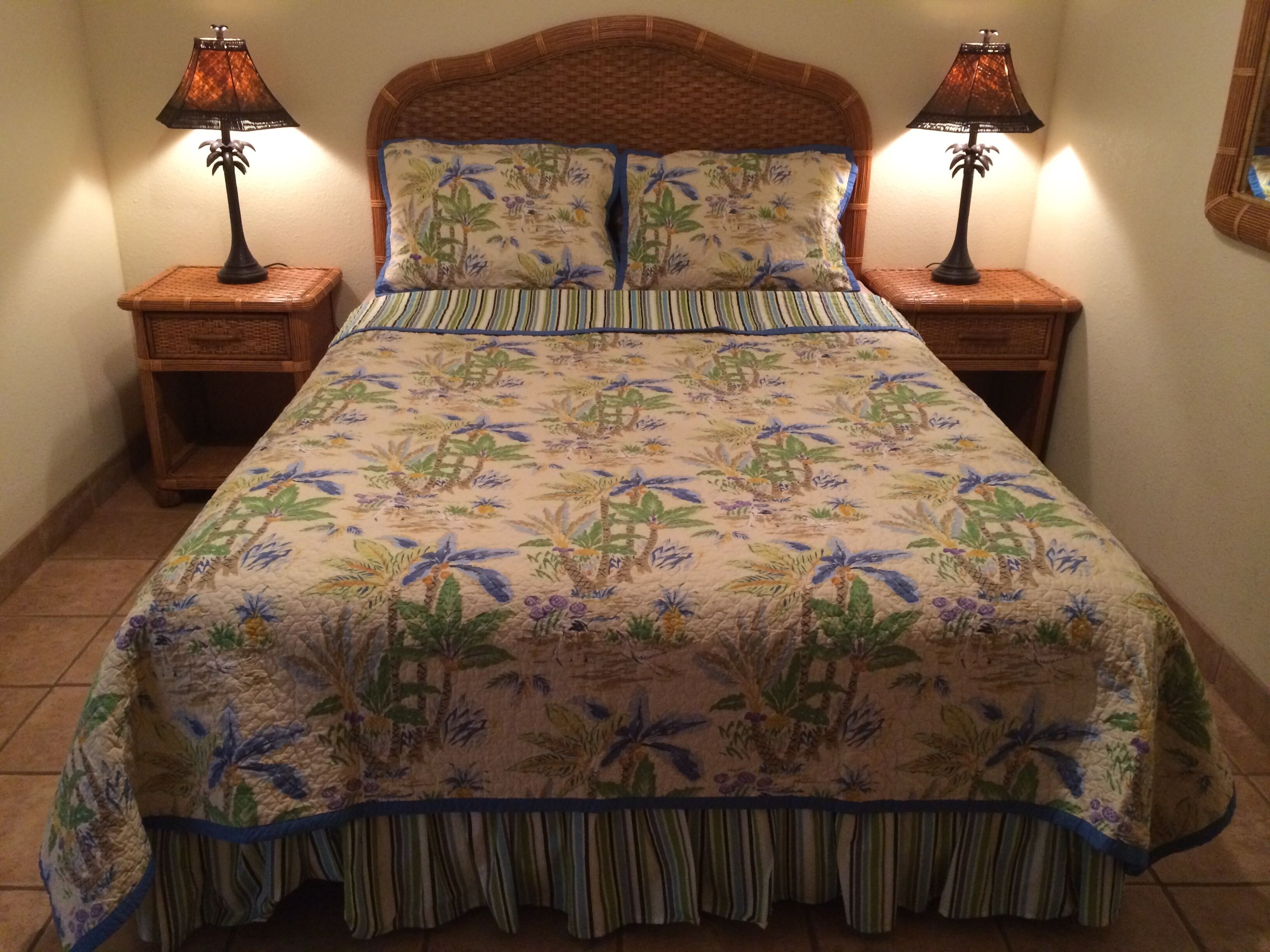 1 quarto, ferros/tábuas de passar roupa, berço de viagem