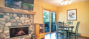 SV113 - Walk to Lifts & Town - Hot Tub & Pool