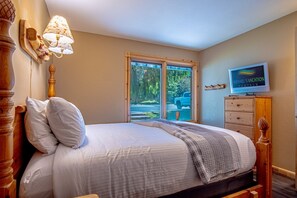 1 bedroom, iron/ironing board, WiFi, bed sheets - SV113 - Walk to Lifts & Town - Hot Tub & Pool (Ketchum)