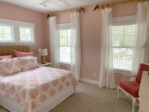 5 bedrooms, iron/ironing board, free WiFi, bed sheets