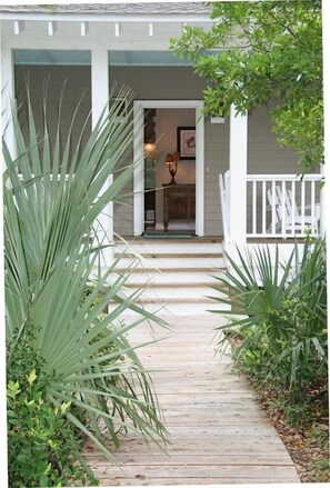 Exterior detail - Classic BHI Home, Ideal for 2 Families, Easy Beach Access (Bald Head Island)