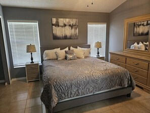 5 habitaciones, tabla de planchar con plancha, cuna de viaje y wifi 