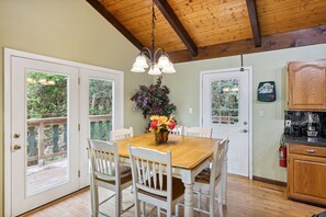 Dining -  Swiss Alpine chalet - fireplace, hot tub, 6 minutes from Ski Resort ! (Gatlinburg)
