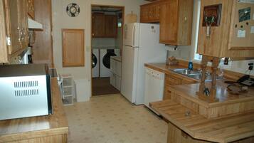 Frigorífic, microones, forn i placa de cuina