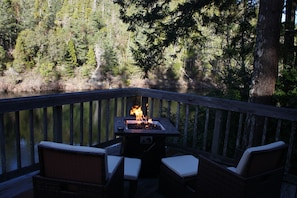 Property grounds - Private Riverfront Home with deck on the Beautiful Smith River - North Coast, Ca (Gasquet)