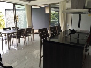 3-Bedroom Private Pool Villa | In-room dining - 3 Bedroom Sea View Villa 2 - Chaweng Noi SDV162-By Samui Dream Villas (Koh Samui)