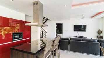 3-Bedroom Private Pool Villa | In-room dining